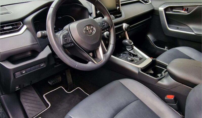 
								TOYOTA RAV4 full									