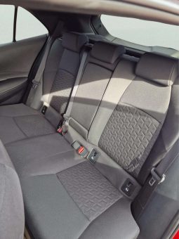 
										TOYOTA Corolla 2.0ADVANCE full									