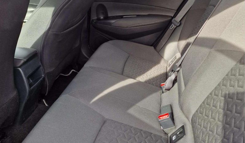 
								TOYOTA Corolla 2.0ADVANCE full									