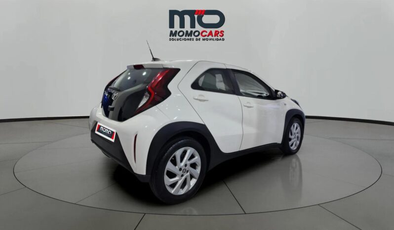 
								TOYOTA AYGO XCROSS full									