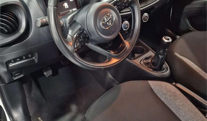 
								TOYOTA AYGO XCROSS full									