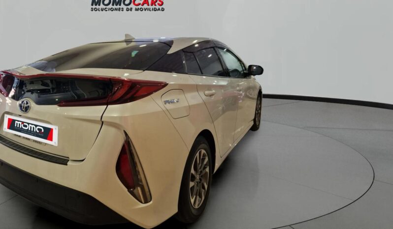 
								TOYOTA PRIUS ADVANCE full									