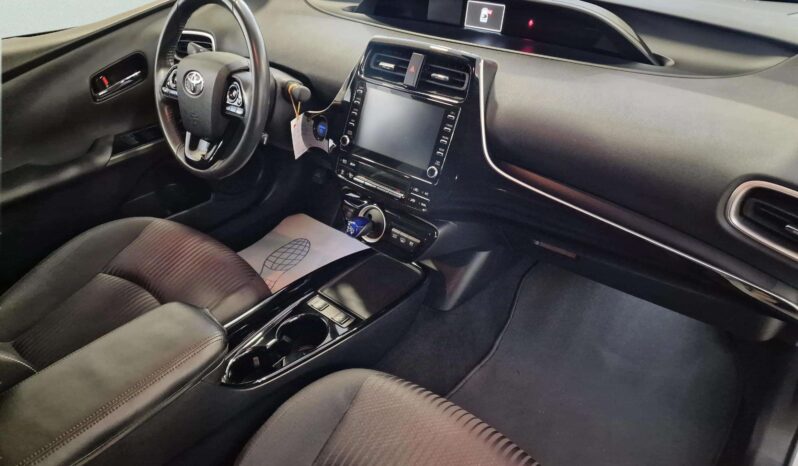 
								TOYOTA PRIUS ADVANCE full									