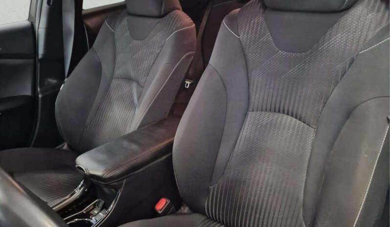 
								TOYOTA PRIUS ADVANCE full									