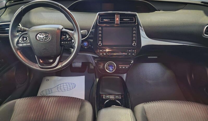 
								TOYOTA PRIUS ADVANCE full									