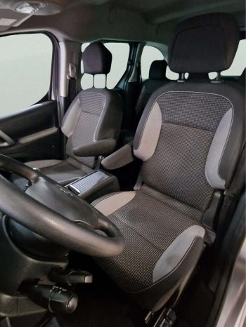 MomoCars