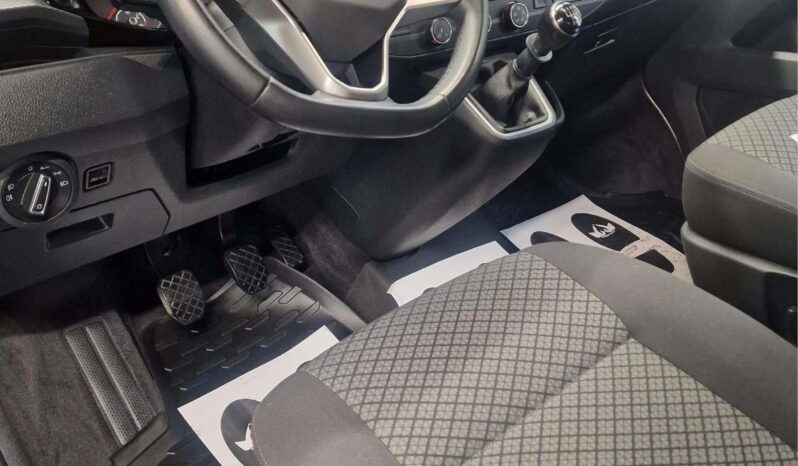 
								VOLKSWAGEN MULTIVAN full									