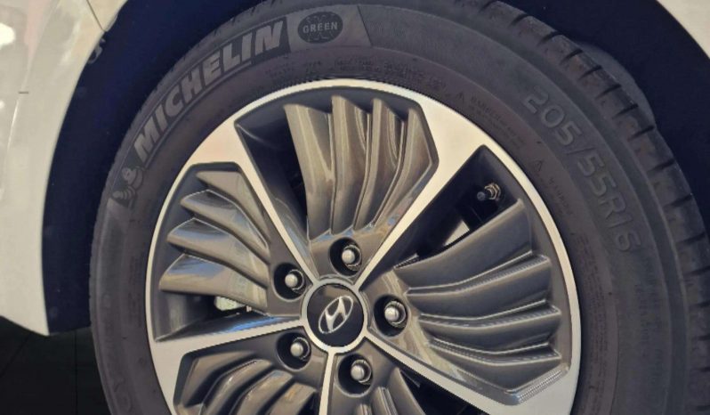 
								HYUNDAI IONIQ 1.6 GDI PHEV full									