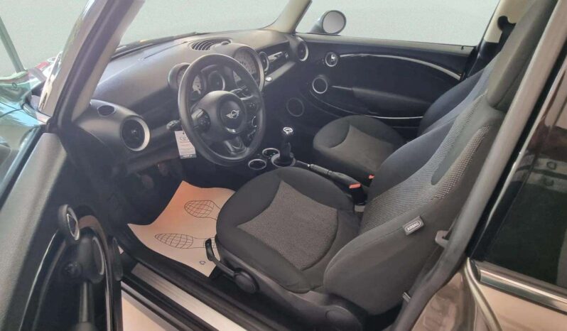 
								MINI One 75 CV full									