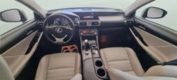 
										LEXUS IS300H full									