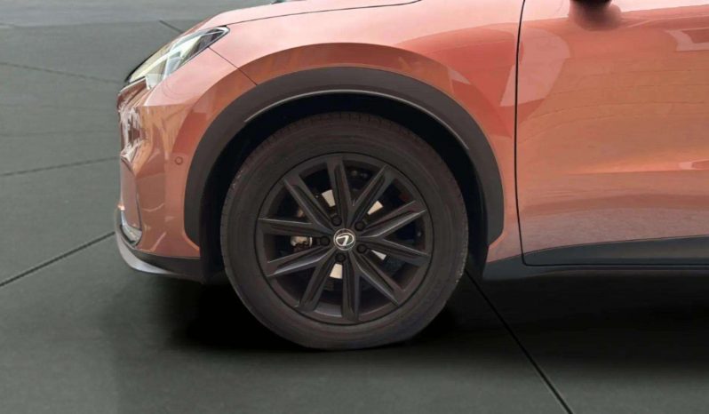 
								LEXUS LBX 1.5 HEV full									
