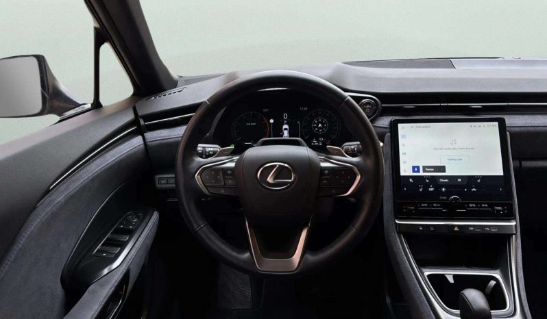 
								LEXUS LBX 1.5 HEV full									