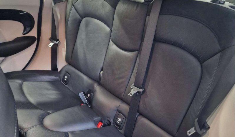 
								MINI MINI COOPER 5 PUERTAS full									