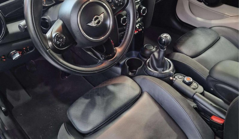 
								MINI MINI COOPER 5 PUERTAS full									