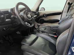 
										MINI COOPER 5 PUERTAS full									