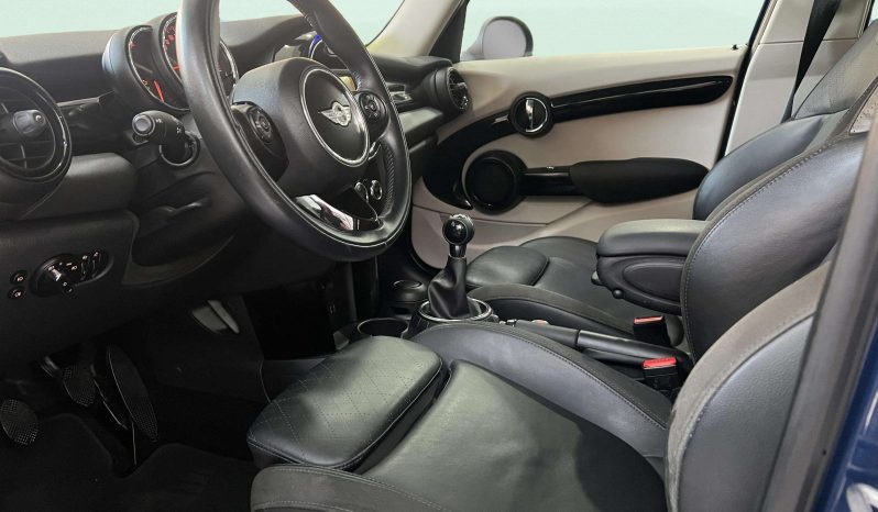 
								MINI COOPER 5 PUERTAS full									