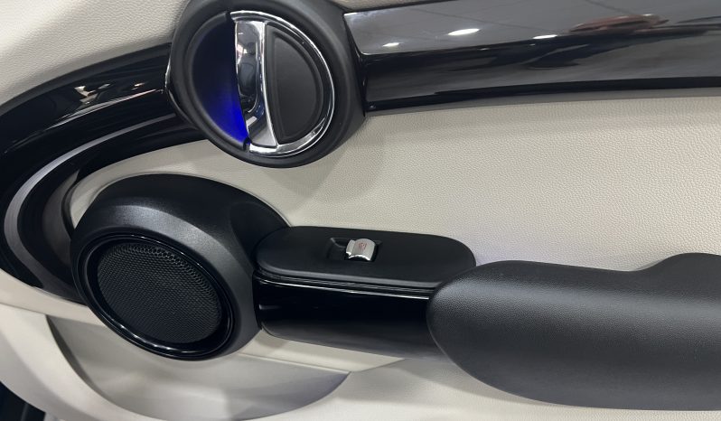 
								MINI COOPER 5 PUERTAS full									