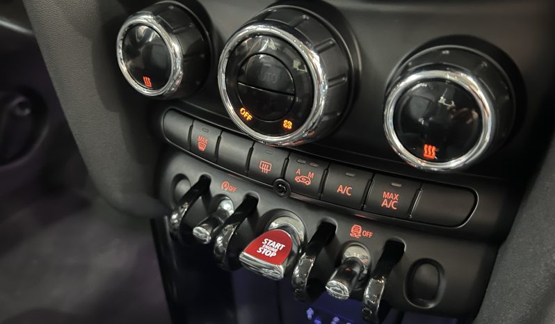 
								MINI COOPER 5 PUERTAS full									