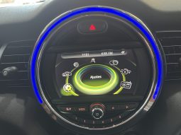 
										MINI COOPER 5 PUERTAS full									