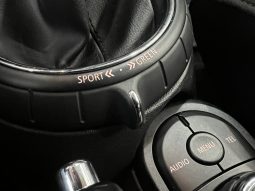 
										MINI COOPER 5 PUERTAS full									