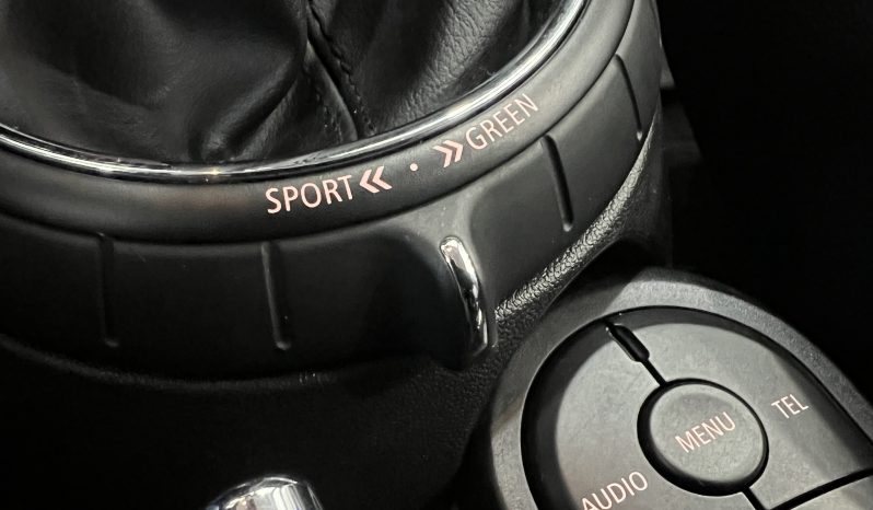 
								MINI COOPER 5 PUERTAS full									