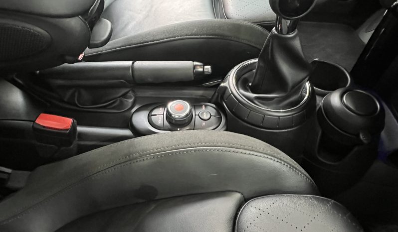 
								MINI COOPER 5 PUERTAS full									