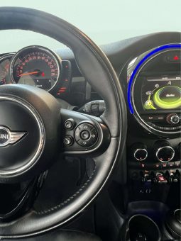 
										MINI COOPER 5 PUERTAS full									