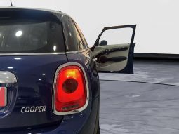 
										MINI COOPER 5 PUERTAS full									