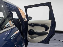 
										MINI COOPER 5 PUERTAS full									