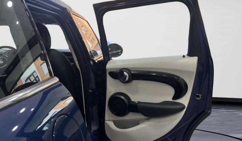 
								MINI COOPER 5 PUERTAS full									