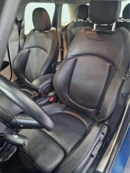 
										MINI COOPER 5 PUERTAS full									