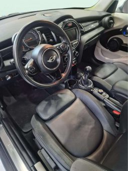 
										MINI COOPER 5 PUERTAS full									