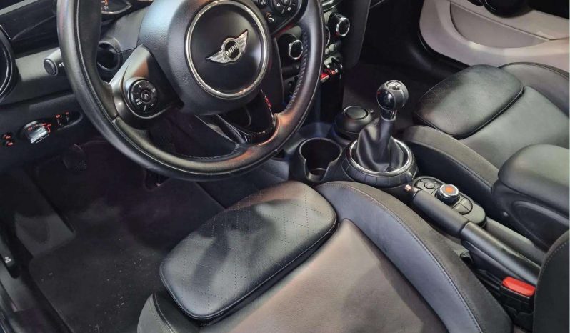 
								MINI COOPER 5 PUERTAS full									