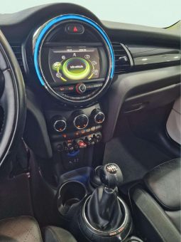 
										MINI COOPER 5 PUERTAS full									