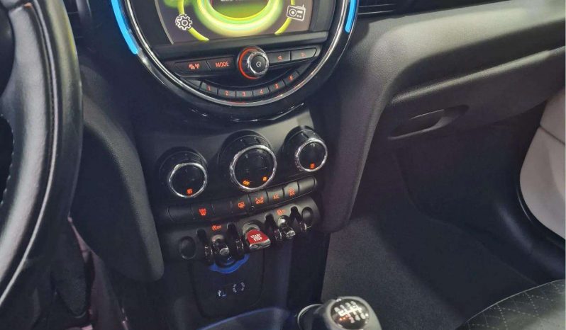 
								MINI COOPER 5 PUERTAS full									